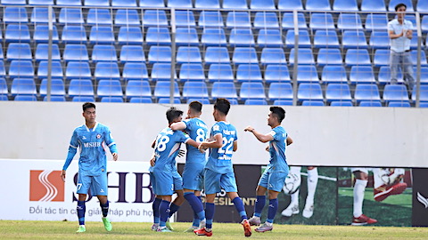Vòng 16 giải hạng Nhất 2023/24: Minh Quang lập hat-trick, Đà Nẵng tiến gần đến V.League